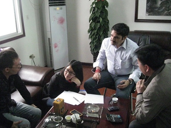 印度客戶來(lái)廠洽談價(jià)格，包裝，發(fā)貨，供應(yīng)能力等事宜